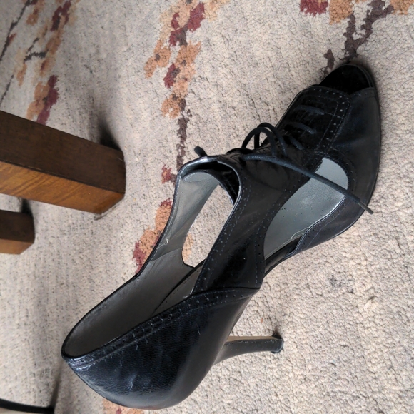 Marc Fisher lace-up stilletos - Picture 3 of 4